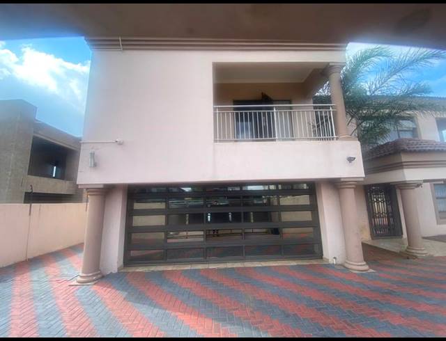 5 BEDROOM HOUSE FOR SALE IN AERORAND